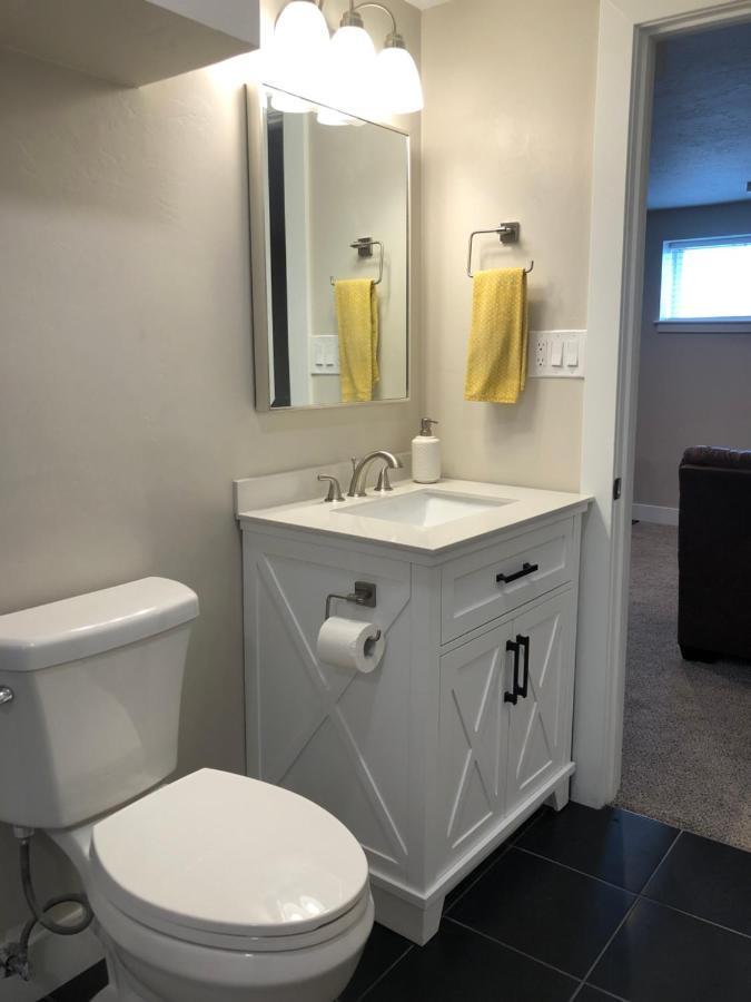 Cozy Getaway Near Slc Airport & Downtown - 1St Floor Apartment ซอลต์เลคซิตี้ ภายนอก รูปภาพ