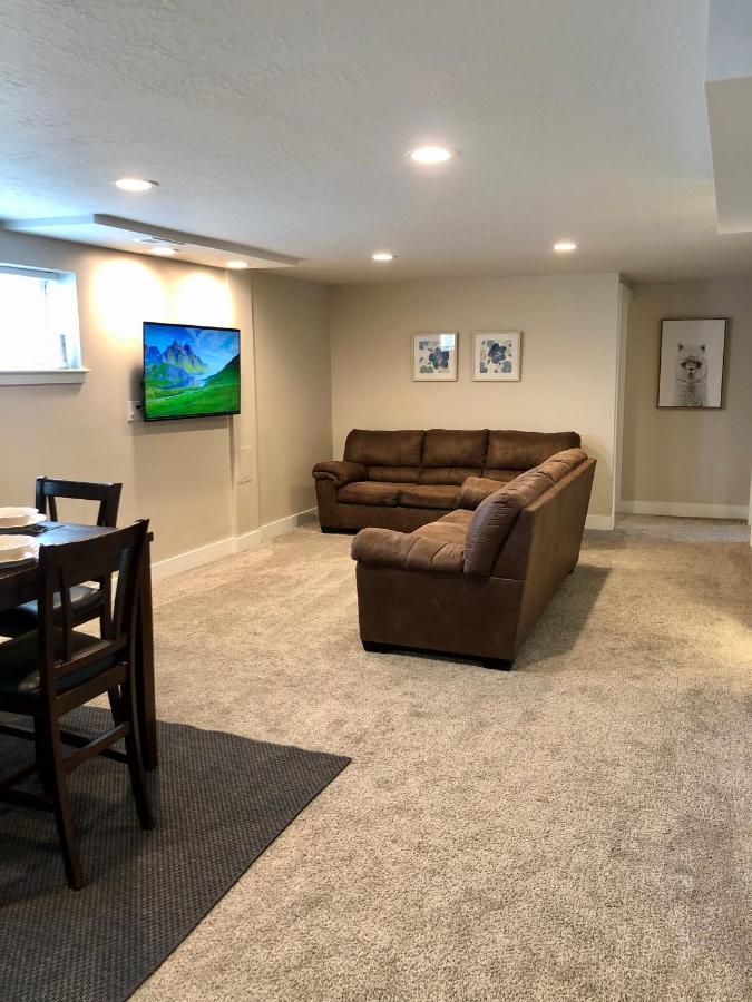 Cozy Getaway Near Slc Airport & Downtown - 1St Floor Apartment ซอลต์เลคซิตี้ ภายนอก รูปภาพ